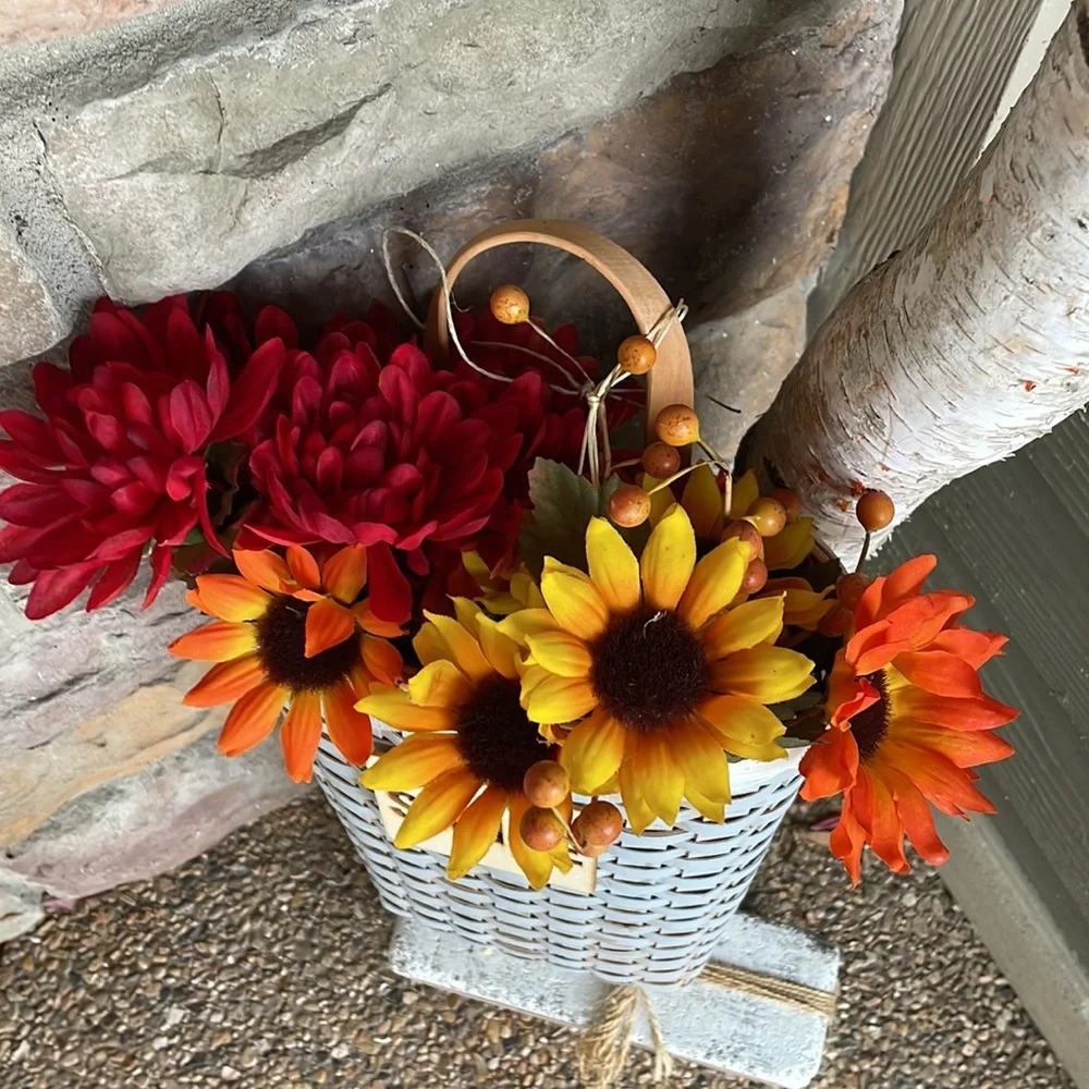 Hanging basket wall or door decor